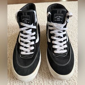 Vans Black and White x Gilbert crockett